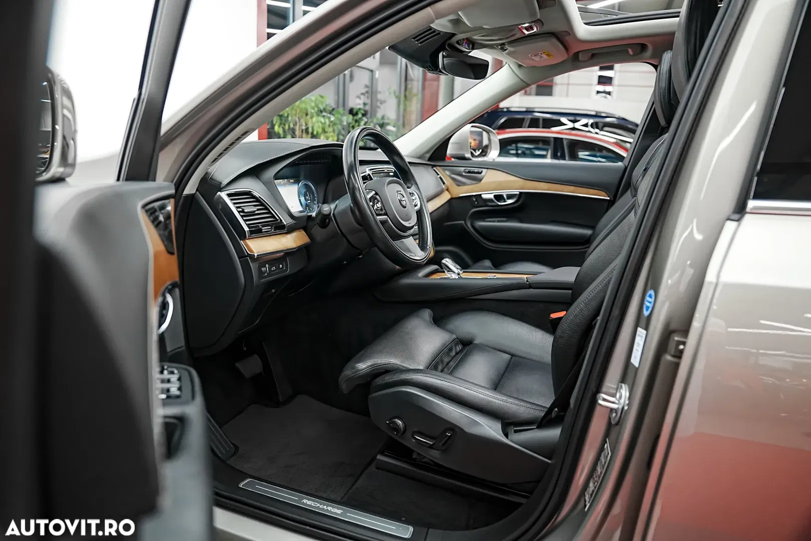 2022 Volvo XC 90 T8 AWD Recharge Geartronic Inscription, photograph 4