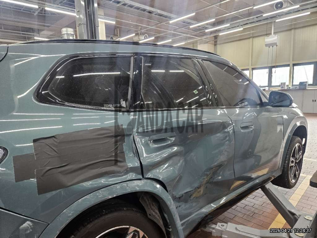 2025 BMW X1 xDrive20i, photograph 4