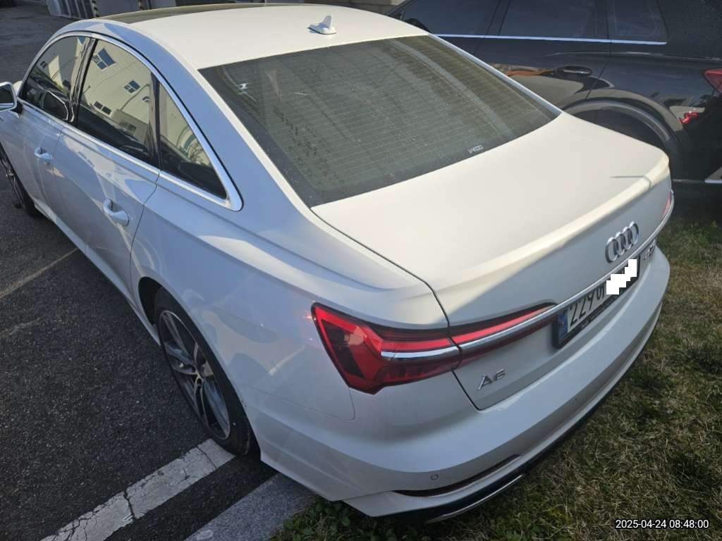 2022 Audi A6 45 TFSI quattro, photograph 4