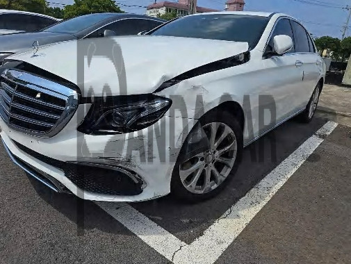 2017 Mercedes-Benz E220 d, photograph 5
