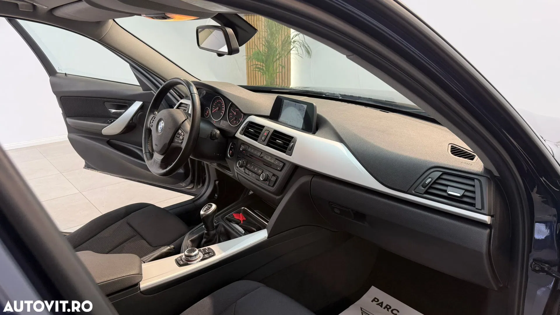 2013 BMW Seria 3 318d, photograph 7