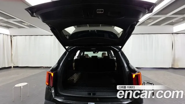Kia Sorento Gasoline 2.5T 4WD — photo 1 of 20
