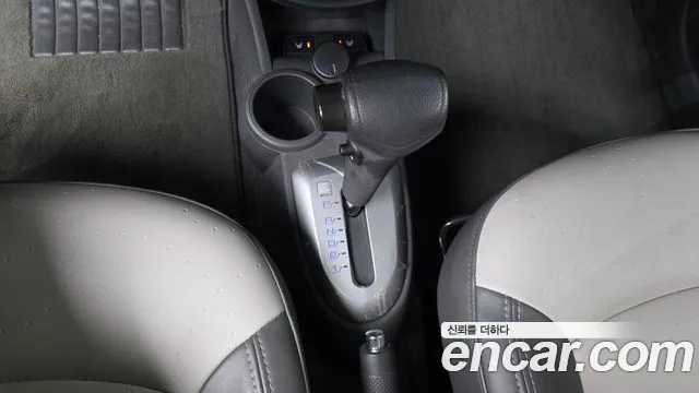 2011 ChevroletGMDaewoo Spark LS, photograph 8