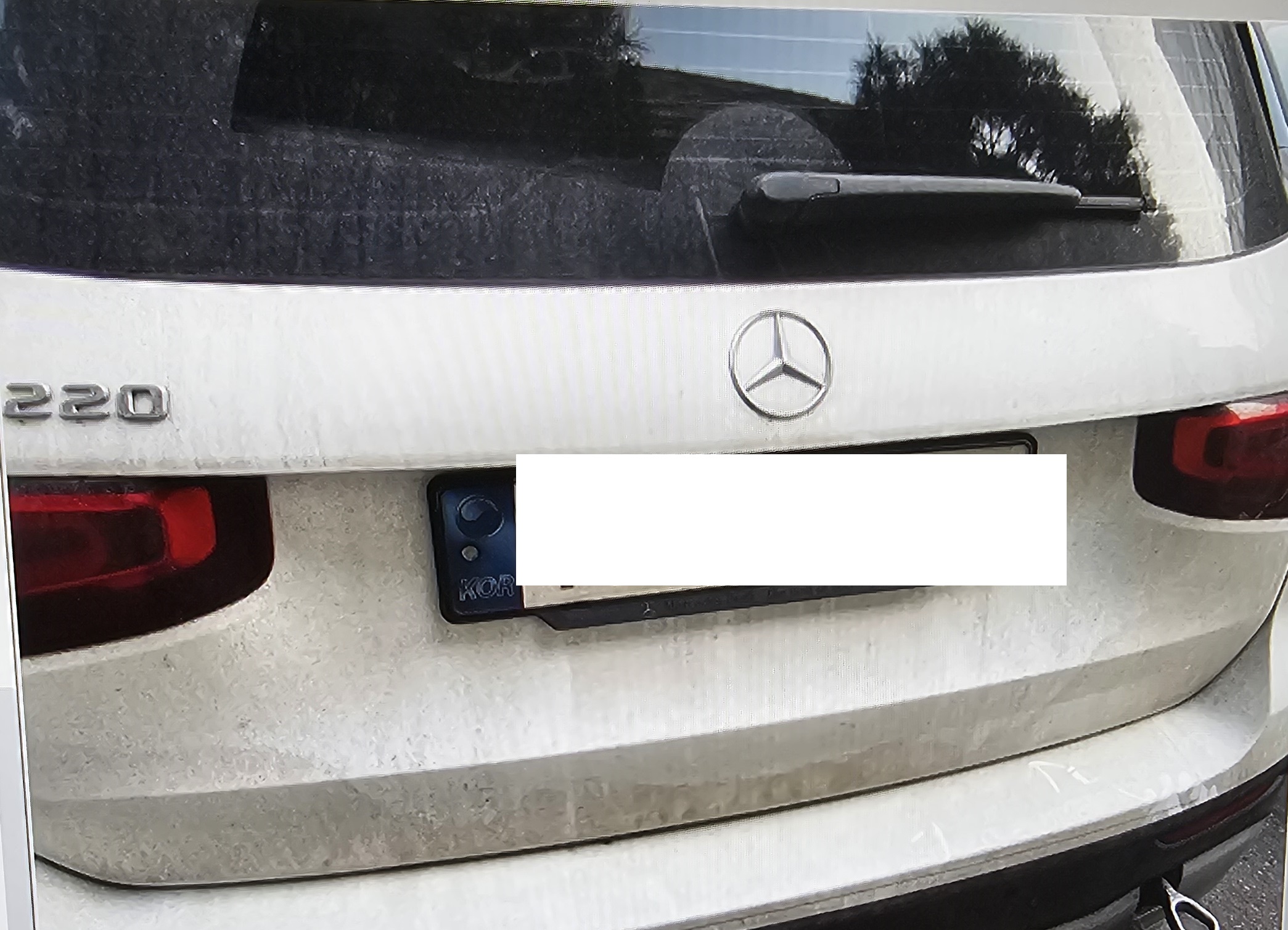 2021 Mercedes-Benz GLB220, photograph 2