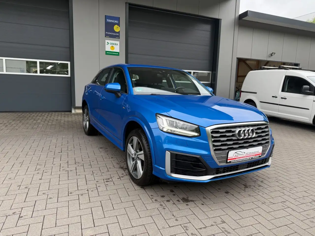 2017 Audi Q2 design S Line *DSG *ACC *App *AHK *VZ *Spurh., photograph 3