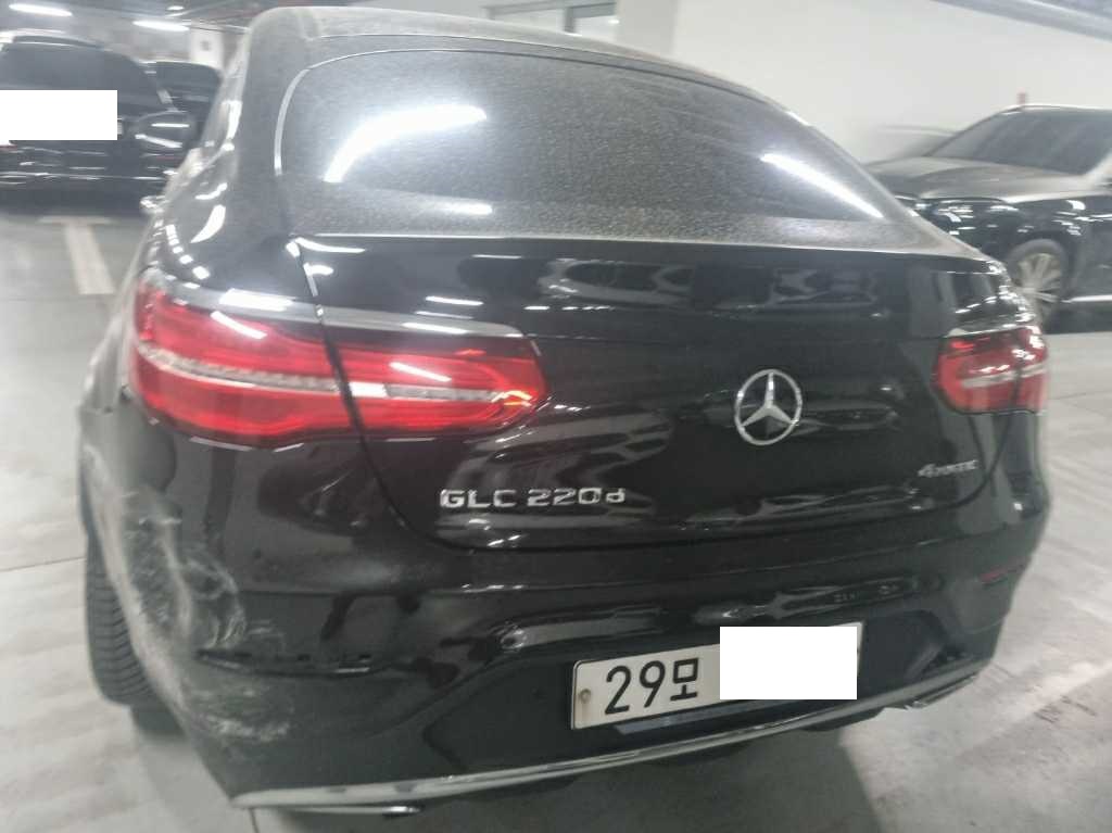 2018 Mercedes-Benz GLC220 d 4Matic Coupe, photograph 3