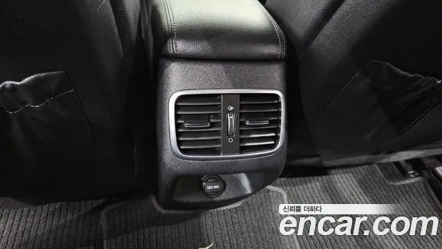 Kia K5 2.0 — photo 1 of 20