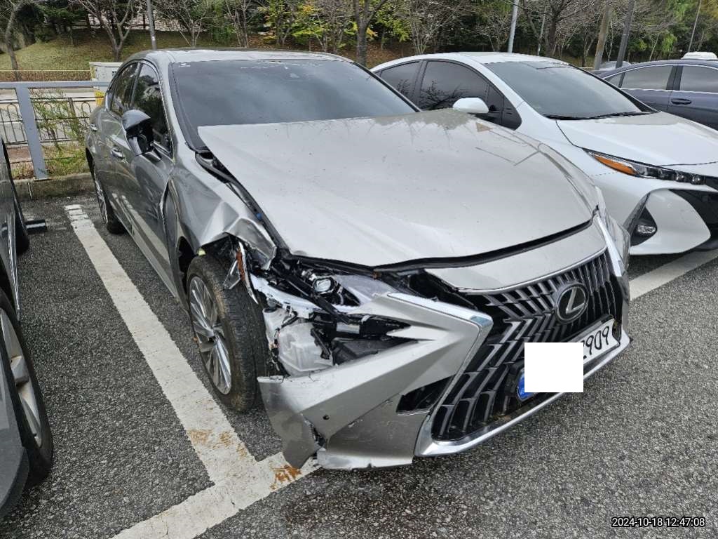 2023 Lexus ES300h, photograph 4