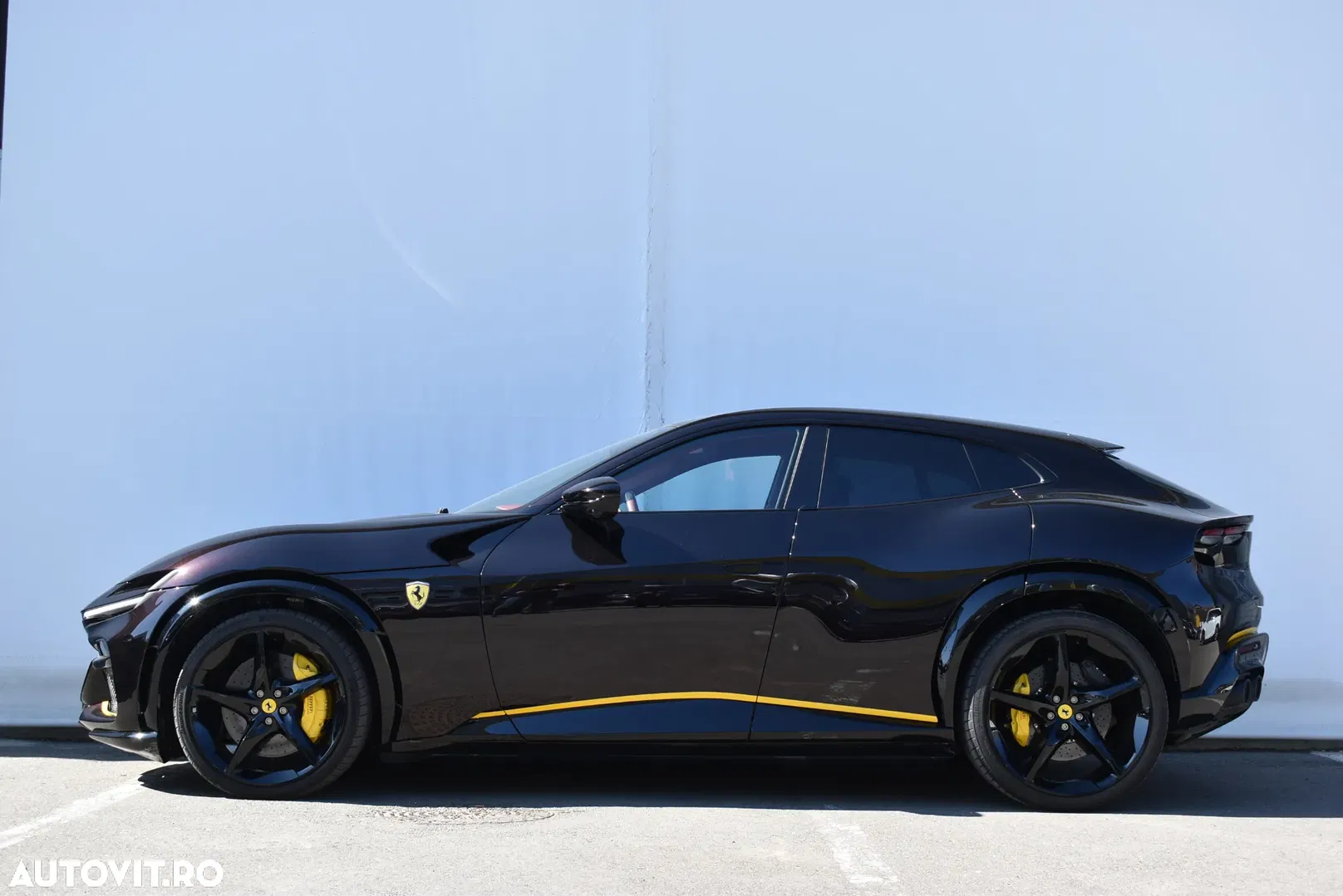 2025 Ferrari Purosangue, photograph 3
