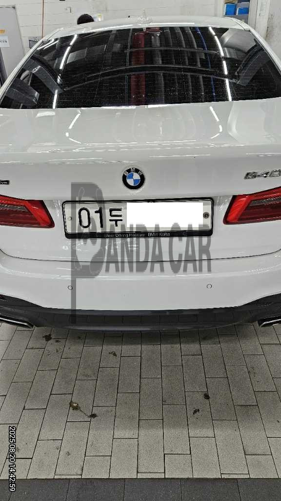 2018 BMW 540i xDrive, photograph 1