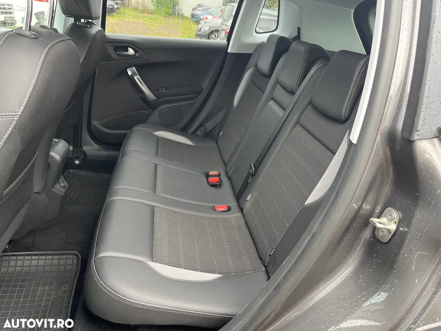 2019 Peugeot 2008 1.2 PureTech Turbo S&S Allure, photograph 9