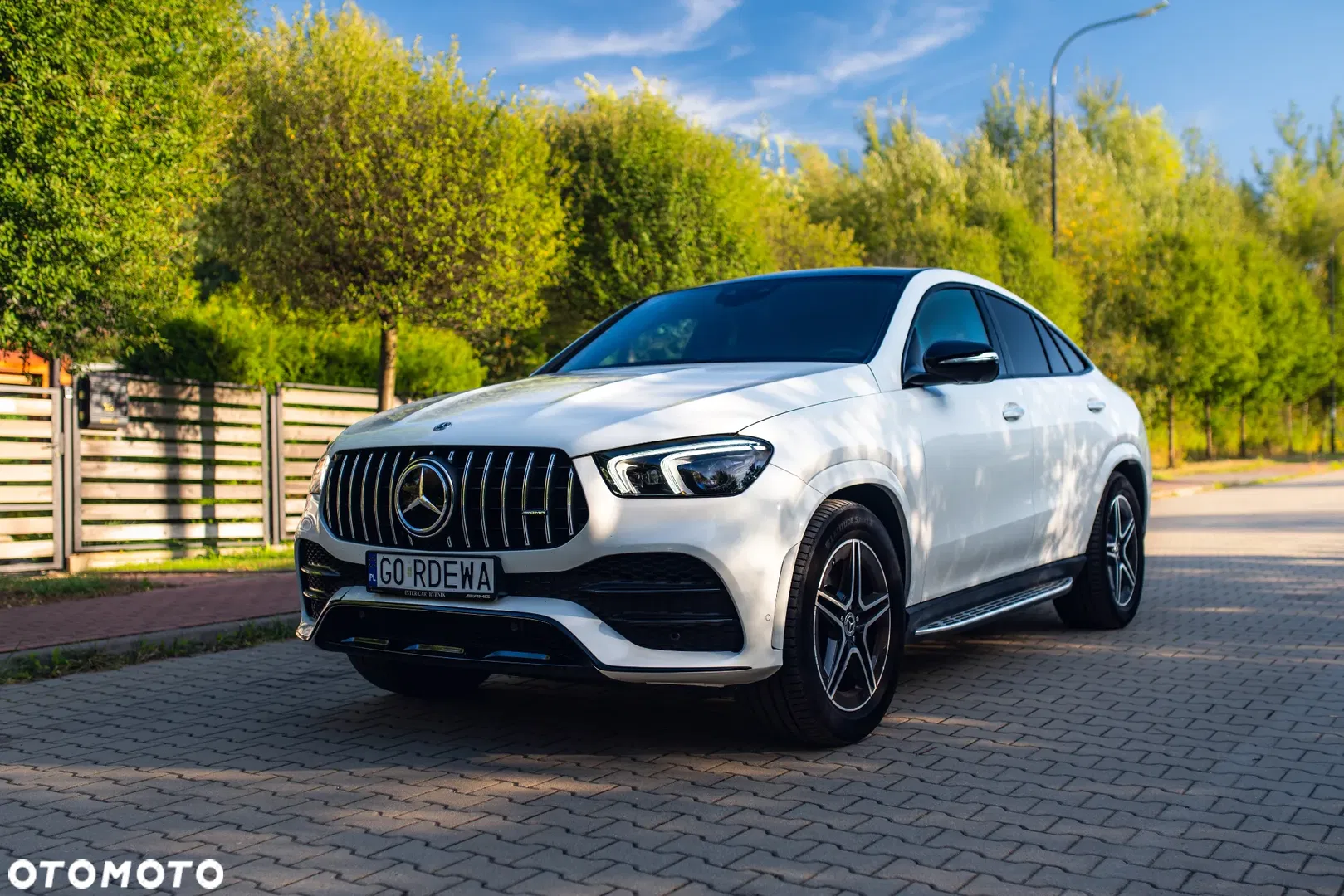 2022 Mercedes-Benz GLE 400 d 4-Matic Premium Plus, photograph 3