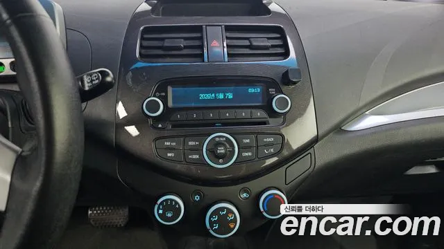 2013 ChevroletGMDaewoo Spark LT, photograph 8