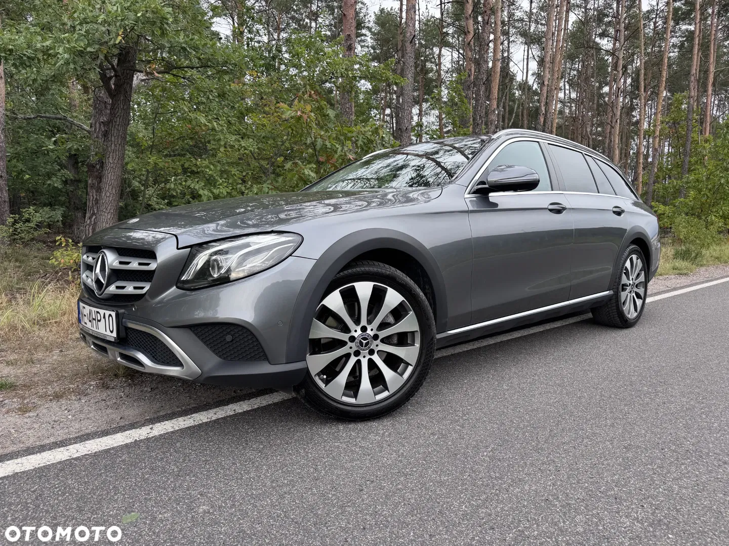 Mercedes-Benz Klasa E 220 d 4-Matic All-Terrain — photo 1 of 39