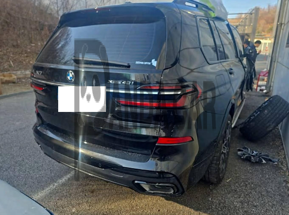 2025 BMW X7 xDrive40i, photograph 2