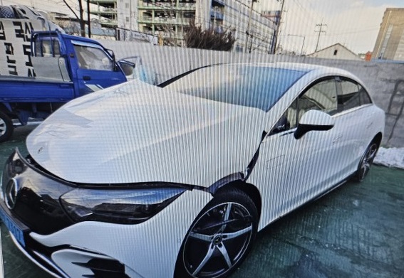 2023 Mercedes-Benz EQE350 4MATIC, photograph 3