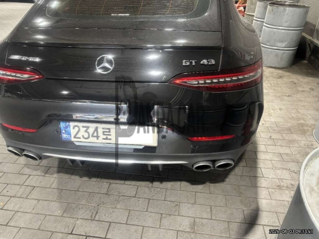 2021 Mercedes-AMG GT43 4MATIC +, photograph 3