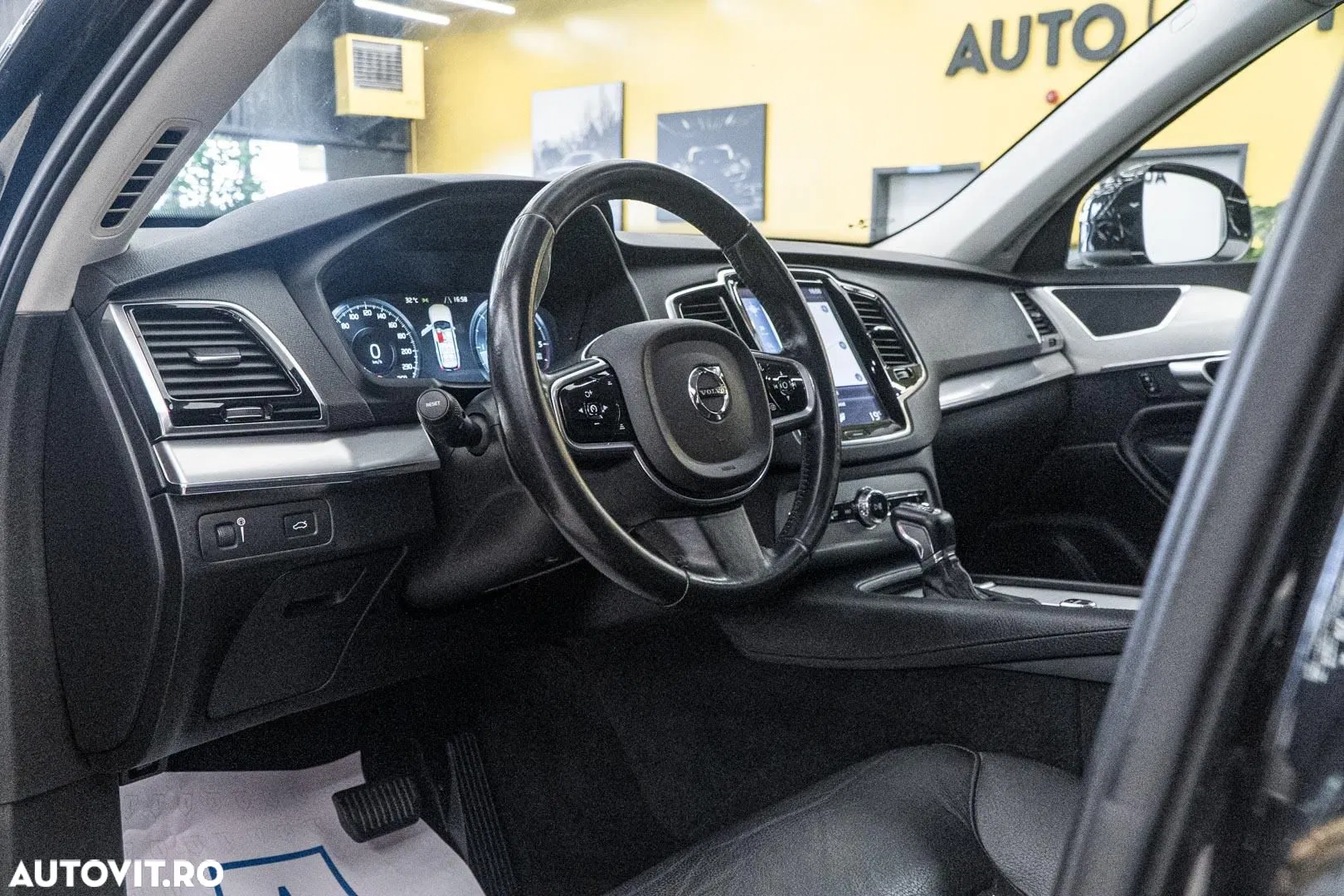 2016 Volvo XC 90 D5 AWD Momentum, photograph 6