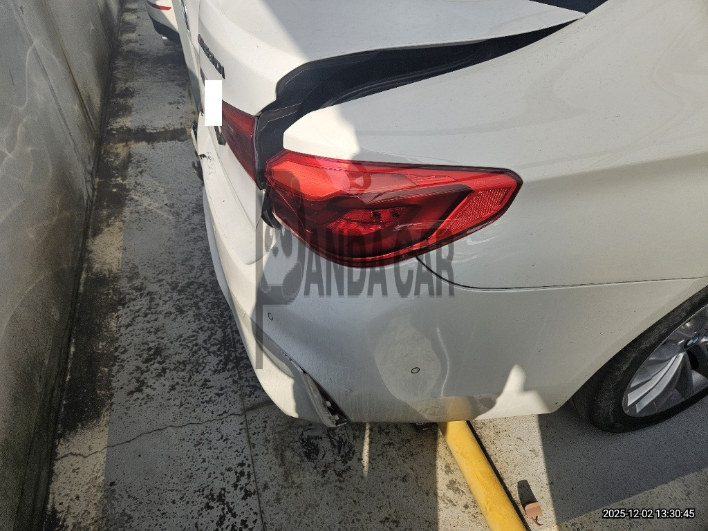 2020 BMW 530i Luxury, photograph 4
