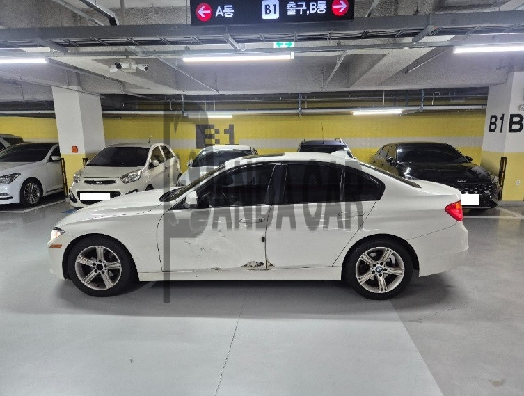 2013 BMW 320d EfficientDynamics Edition, photograph 3
