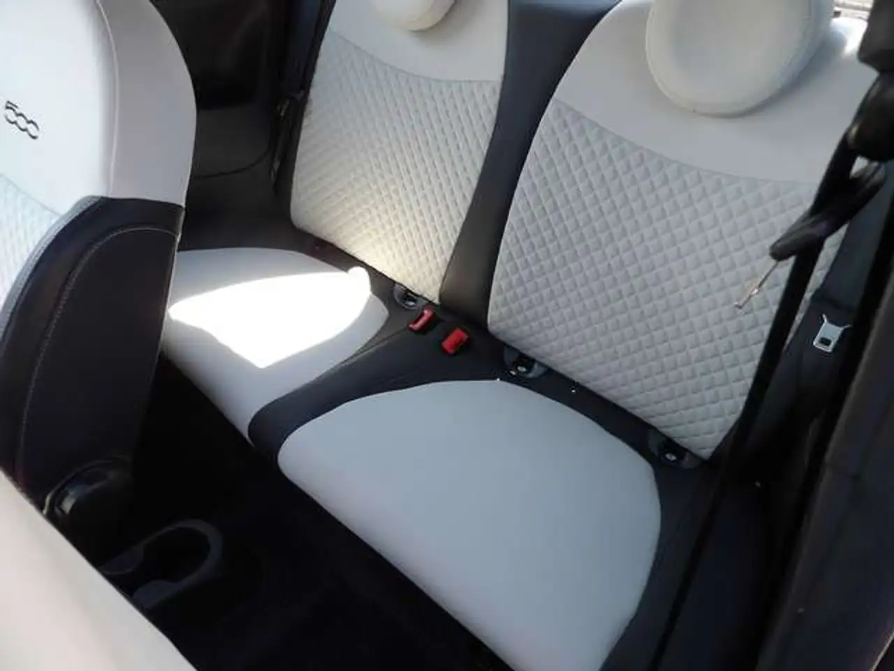 2023 Fiat 500 500 1.0i Dolcevita Hybride, photograph 9