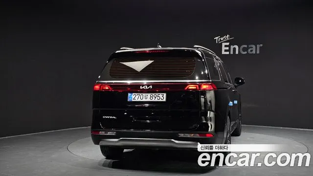 Kia Canival Diesel 9-Seater Noblesse — photo 1 of 20