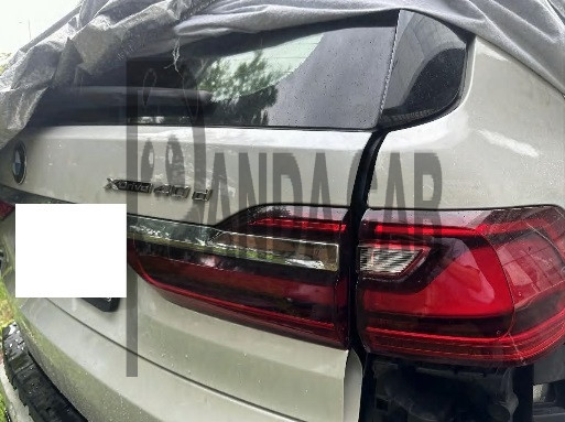 2021 BMW X7 xDrive40d, photograph 2