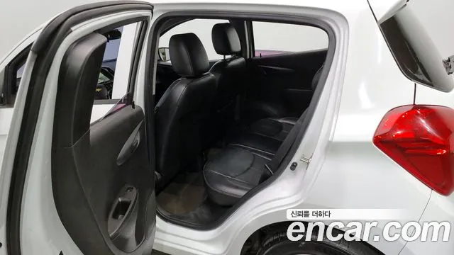 2016 ChevroletGMDaewoo Spark LT, photograph 7