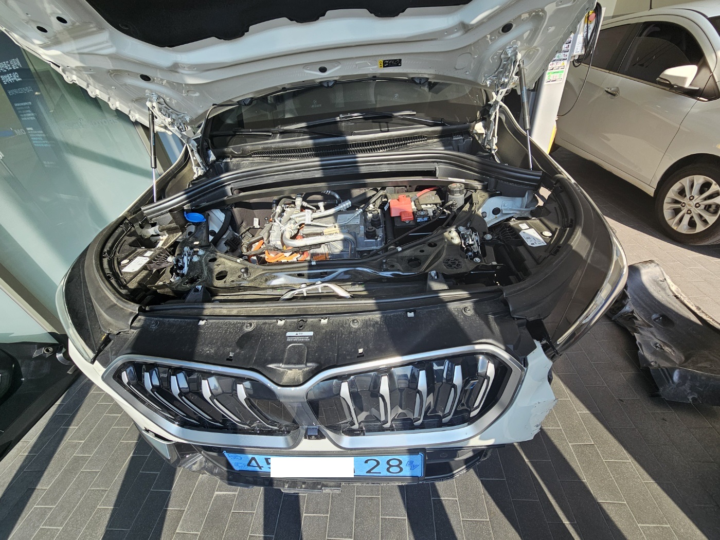 2023 BMW ix1xdrive30, photograph 2