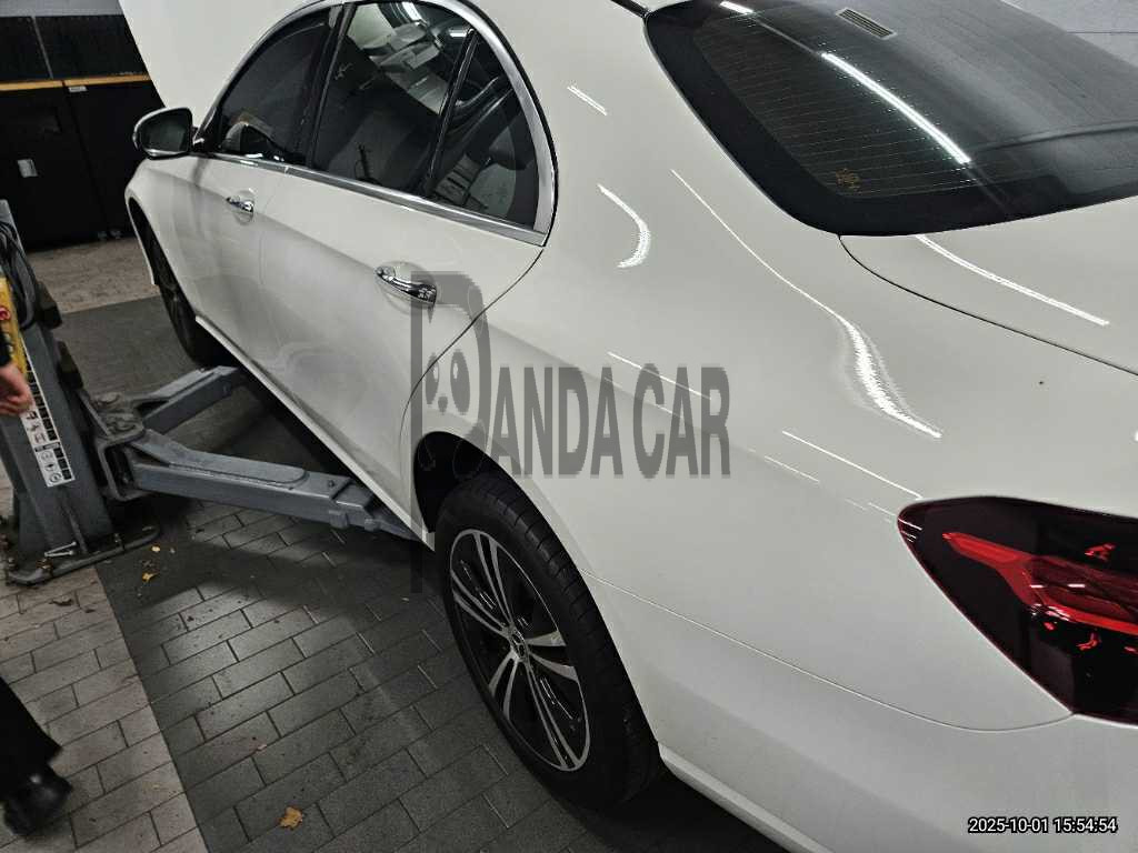 2021 Mercedes-Benz E250, photograph 5