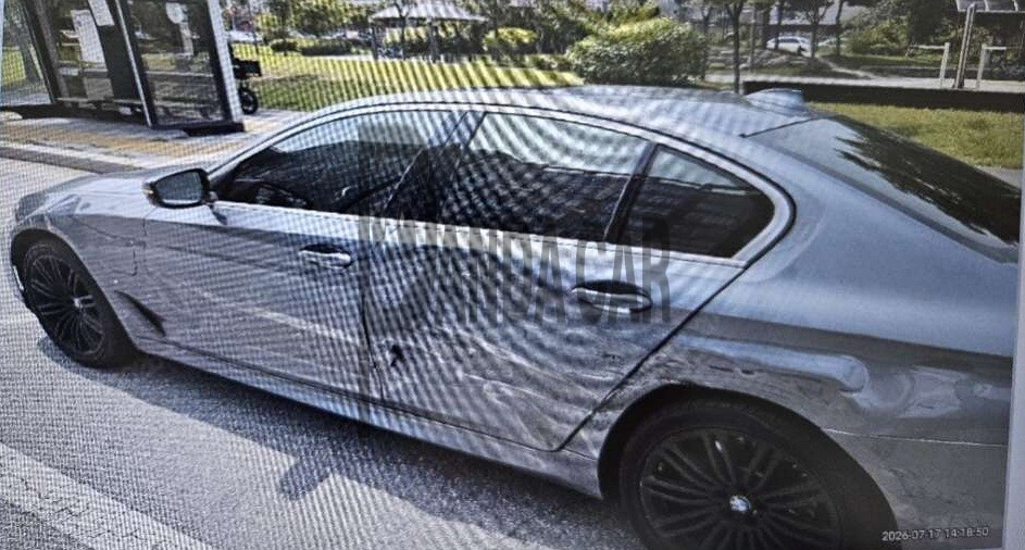 2020 BMW 530e iPerformance M Sport Package, photograph 3