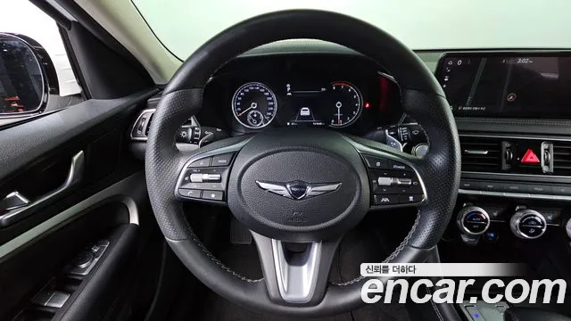 Genesis G70 Gasoline 2.0T 4WD — photo 1 of 20