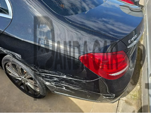 2020 Mercedes-Benz E450 4MATIC, photograph 2