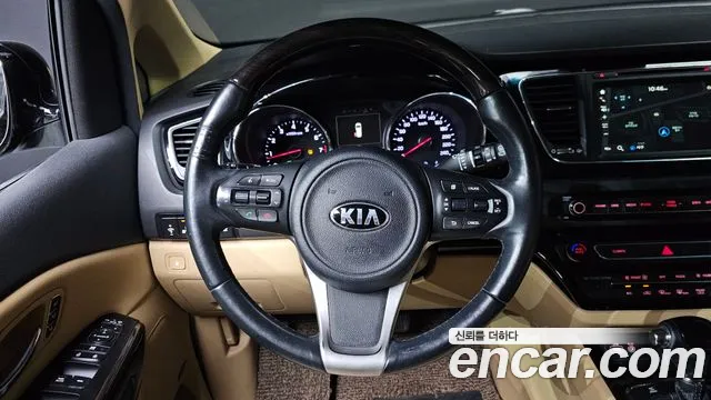 2015 Kia Canival Gasoline 9-seater Noblesse, photograph 7
