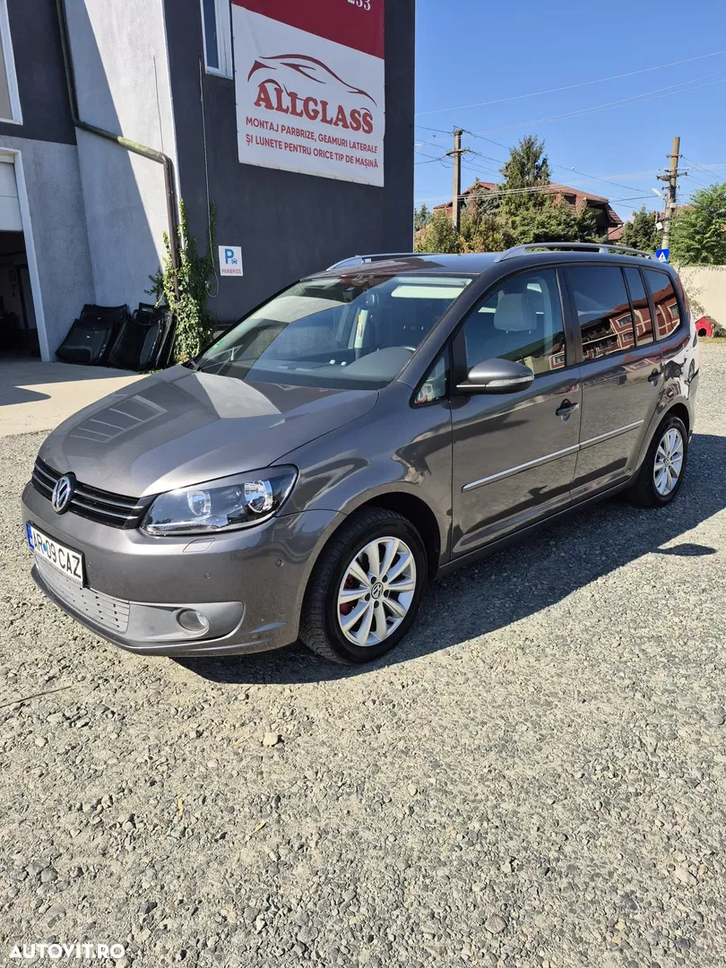 Volkswagen Touran 2.0 TDI DPF STYLE — photo 1 of 8