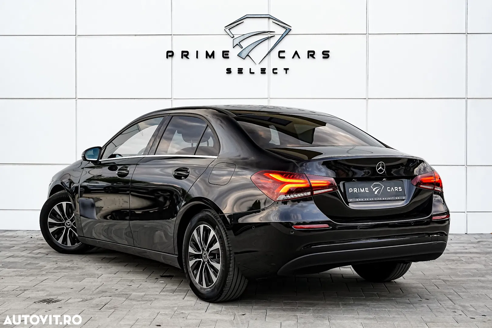 2022 Mercedes-Benz A 180 Sedan 7G-DCT Style, photograph 2