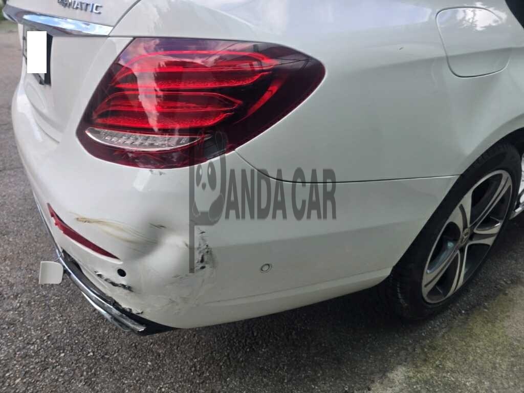 2019 Mercedes-Benz E220 d, photograph 2