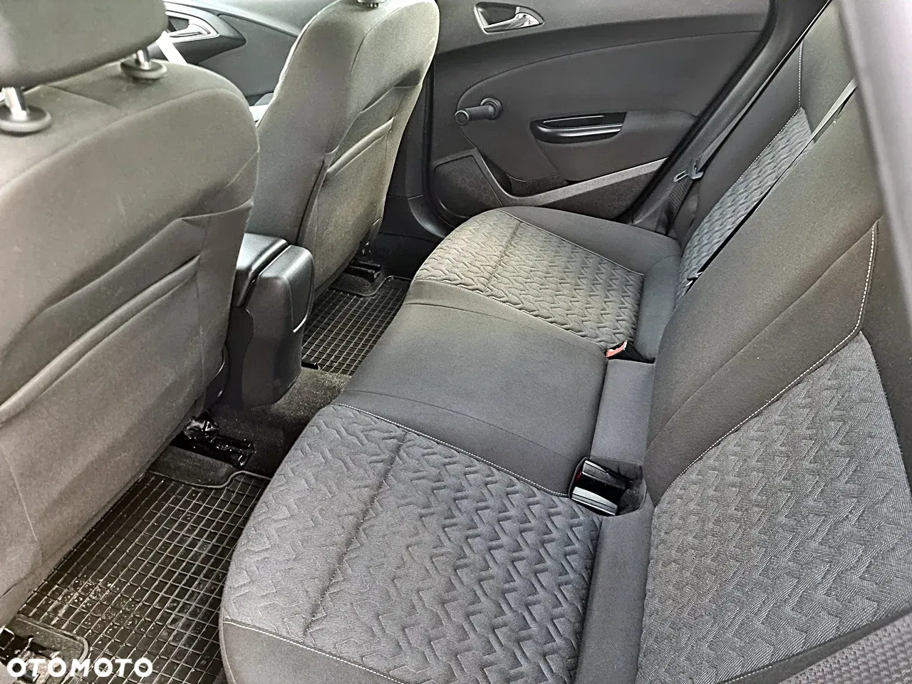 2013 Opel Astra 1.6 Active, photograph 6
