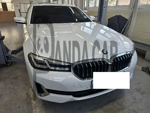 2021 BMW 523d, photograph 1