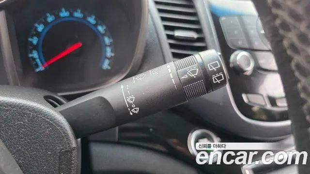 2011 ChevroletGMDaewoo Orlando 2.0 Diesel LTZ, photograph 3