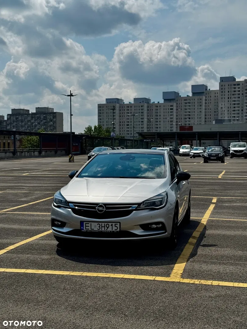 2018 Opel Astra, photograph 3