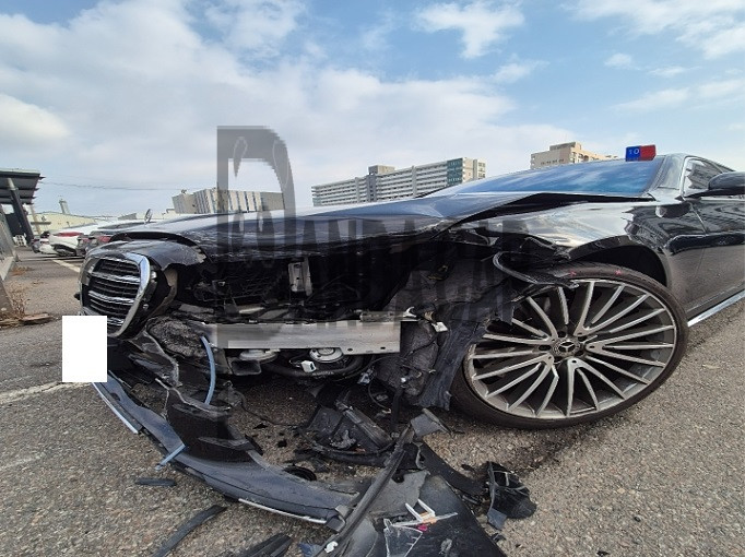 2024 Mercedes-Benz S 500 4MATIC, photograph 2