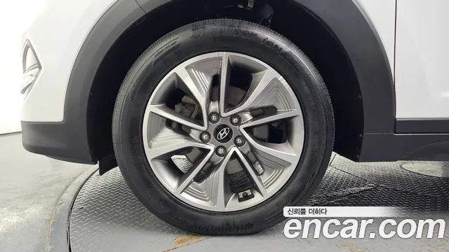 Hyundai Tucson Diesel 2.0 2WD — photo 1 of 20