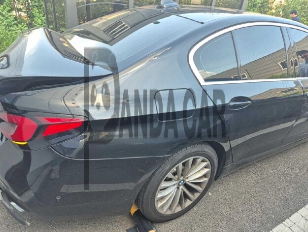 2022 BMW 520i, photograph 2