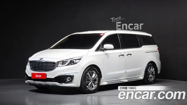 2017 Kia Canival 7-seater Limousine, photograph 2