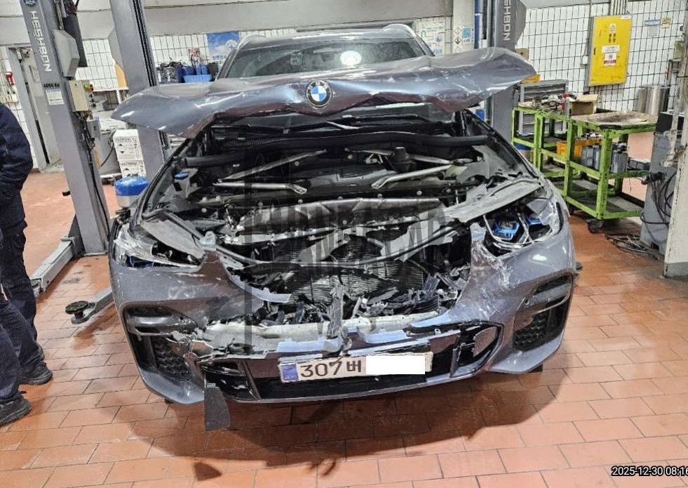 2022 BMW X5 xDrive40i, photograph 1