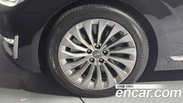 2016 Genesis EQ900 3.8 GDI AWD, photograph 5