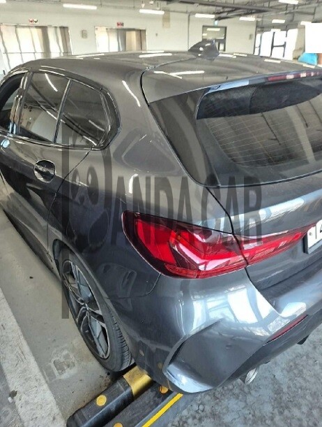 2020 BMW 118d M Sport Package, photograph 2