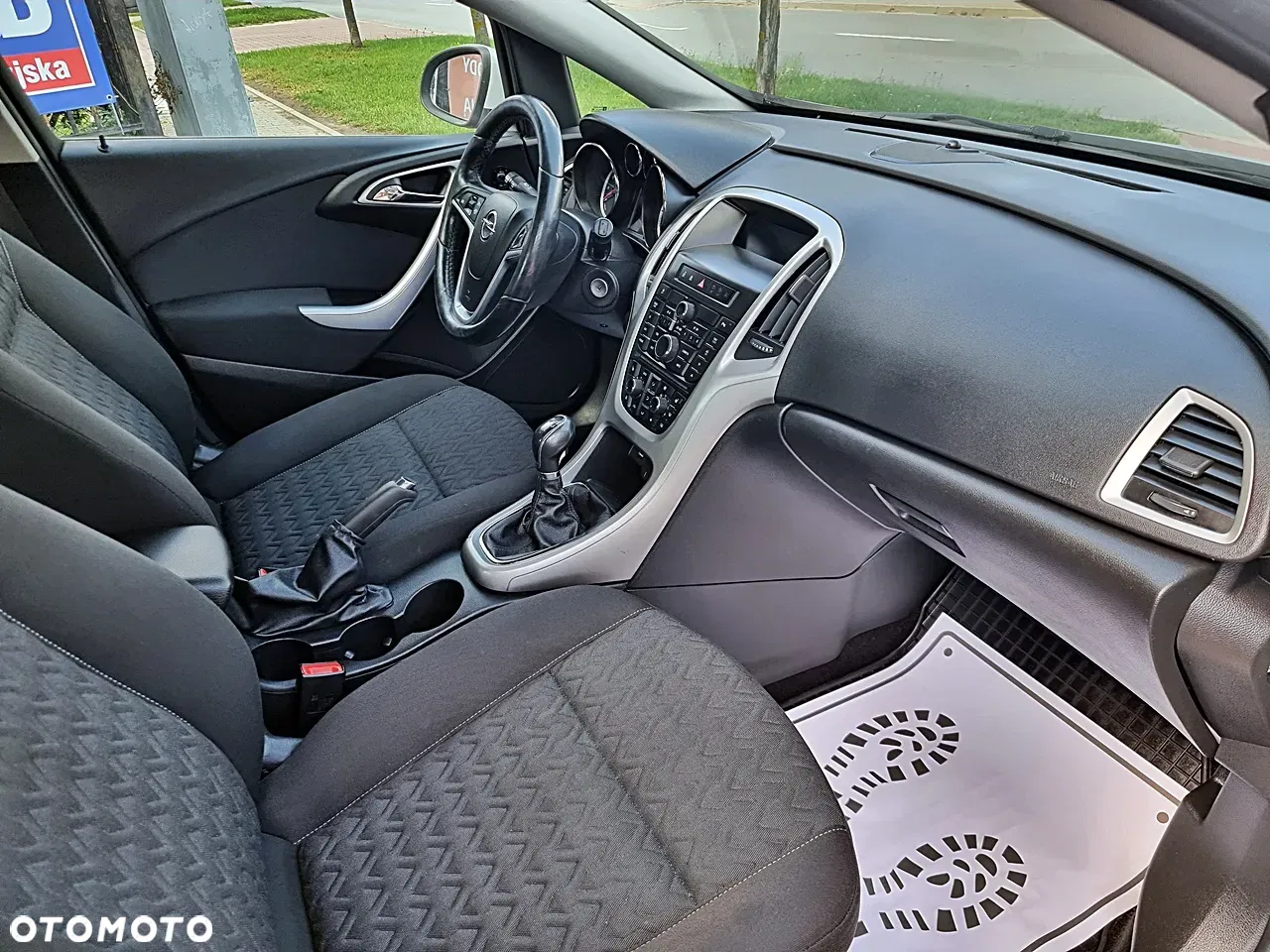 2013 Opel Astra 1.6 Active, photograph 8