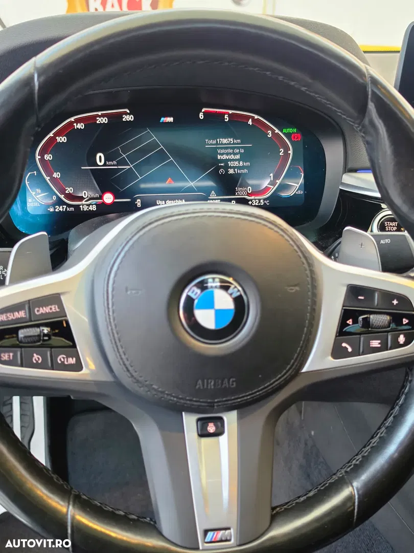 2022 BMW Seria 5 520d Aut. M Sport Edition, photograph 9